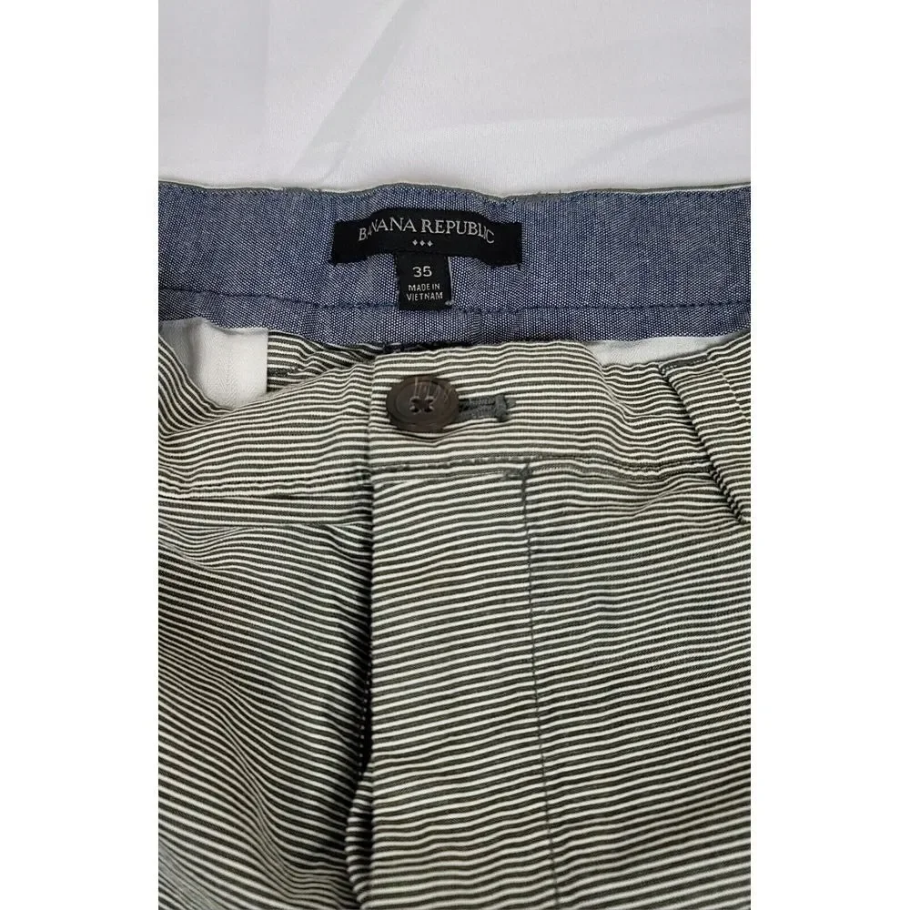 Banana‎ Republic Shorts Mens 35. Flat Front Striped Chino.